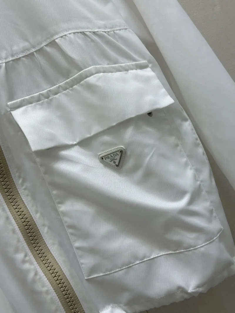 ModernLook Prada Outwear 165860