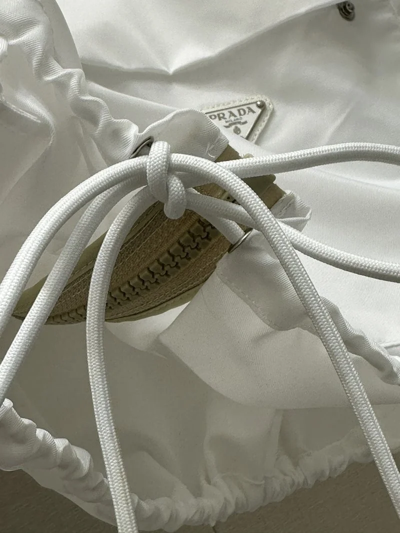 ModernLook Prada Outwear 165860