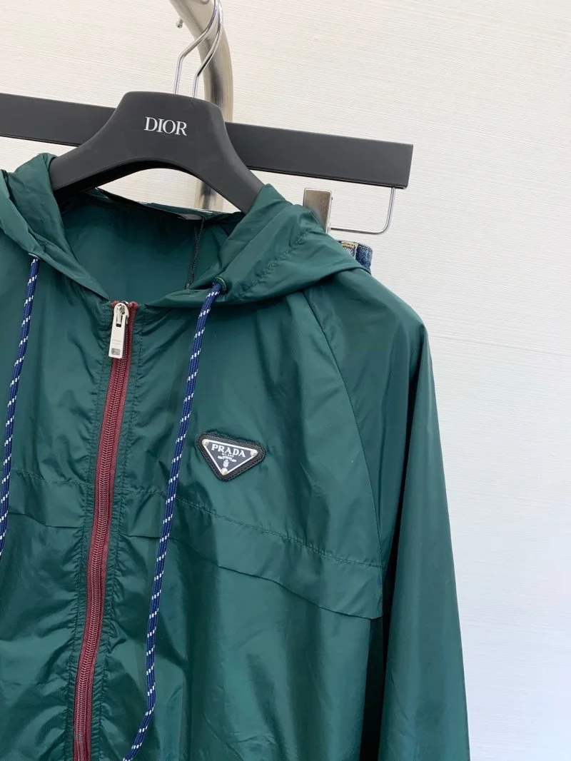 Prada Outwear ComfortFit 165894