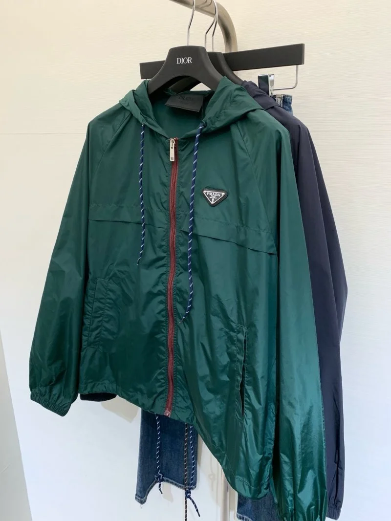 Prada Outwear ComfortFit 165894