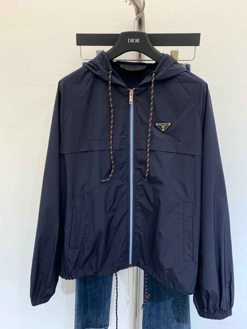 Stretchable Prada Outwear 165861