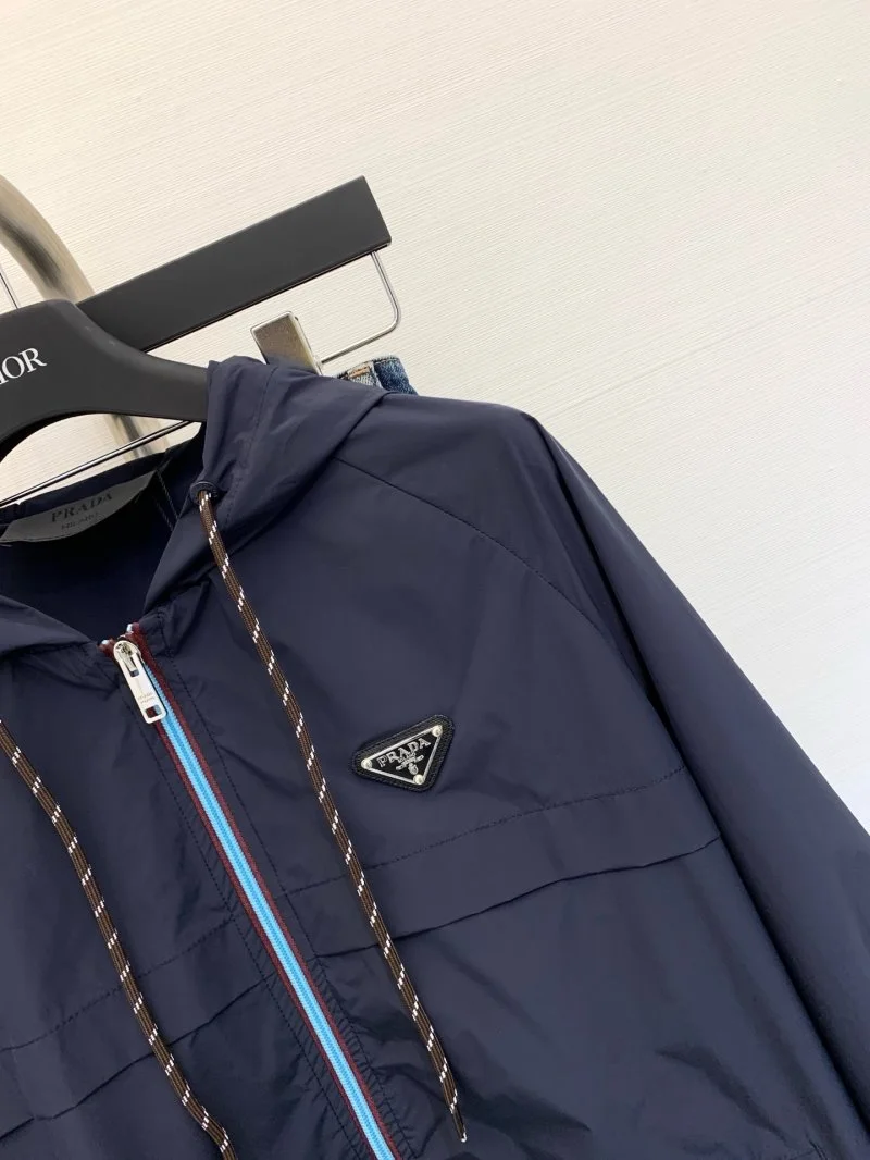 Stretchable Prada Outwear 165861