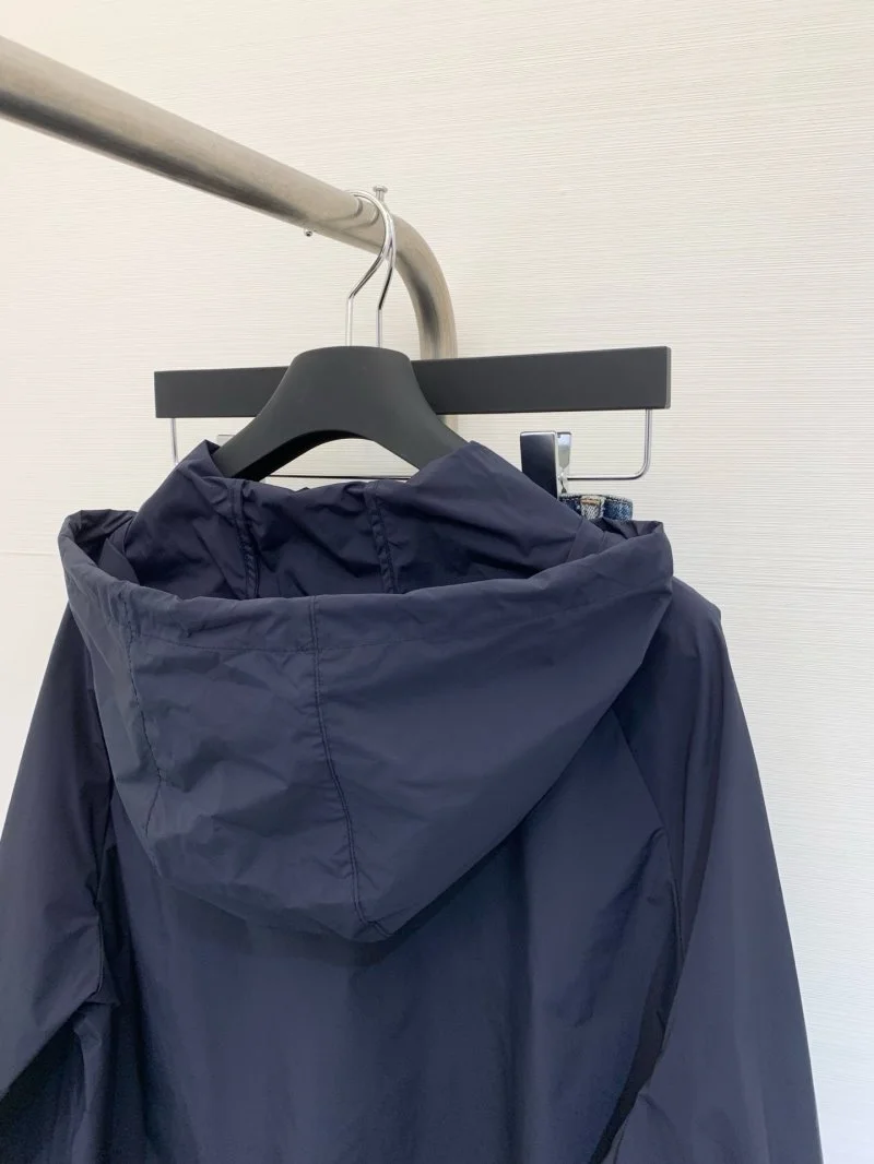 Stretchable Prada Outwear 165861