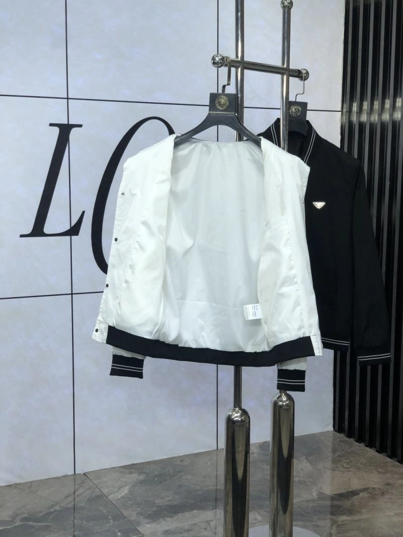 Prada Outwear Fashionable 169479