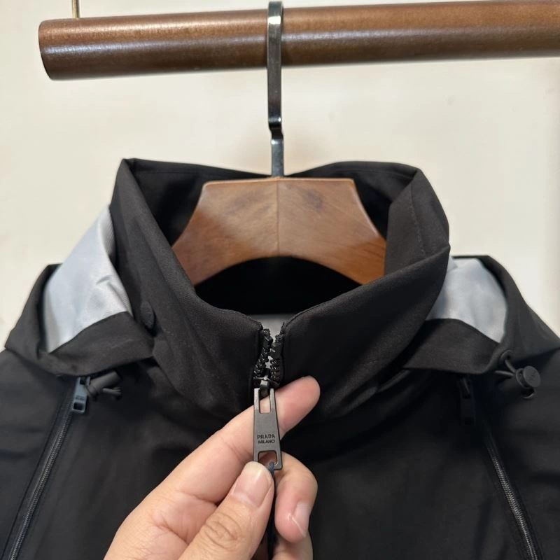Fashionable Prada Outwear 169456