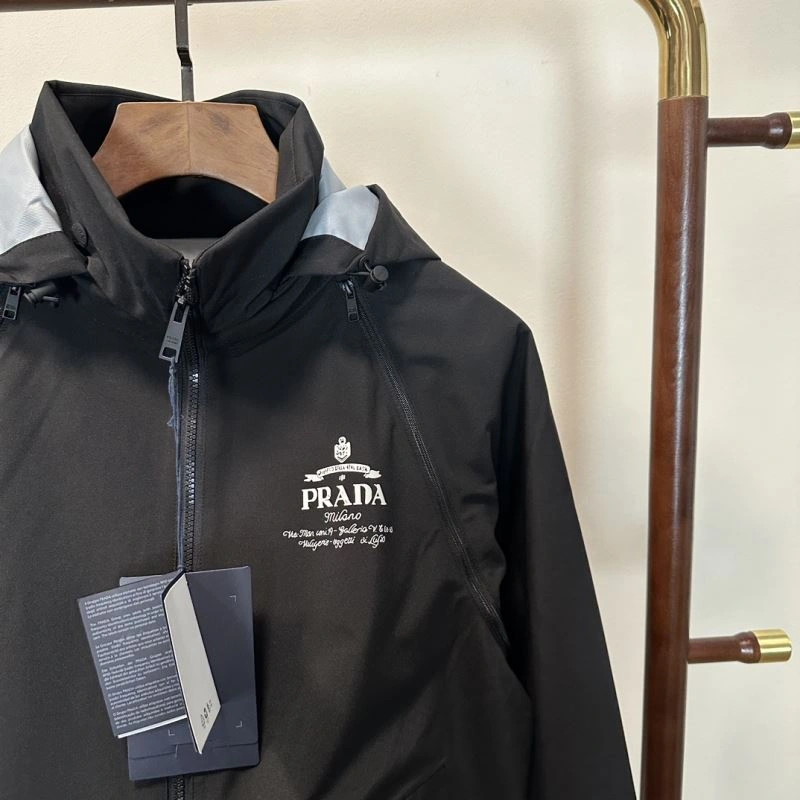 Fashionable Prada Outwear 169456