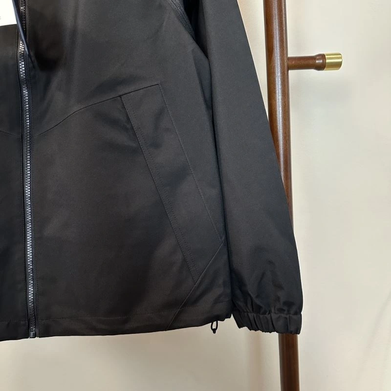 Fashionable Prada Outwear 169456