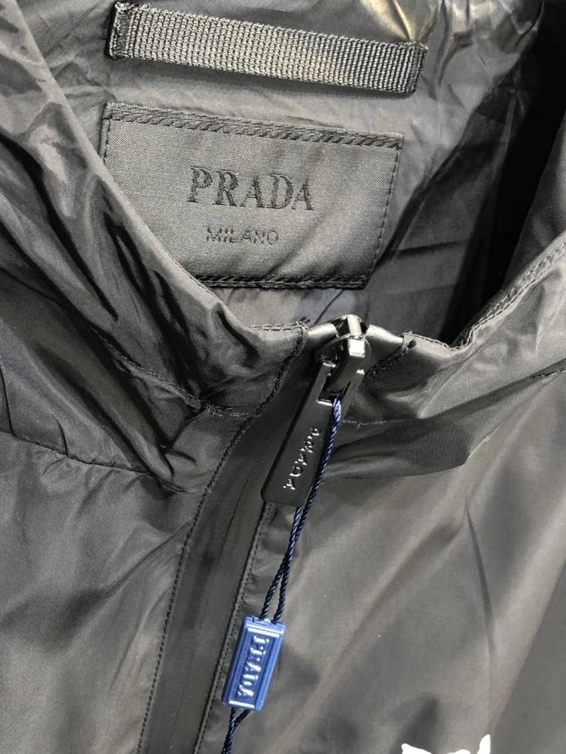 FashionForward Prada Outwear 169418
