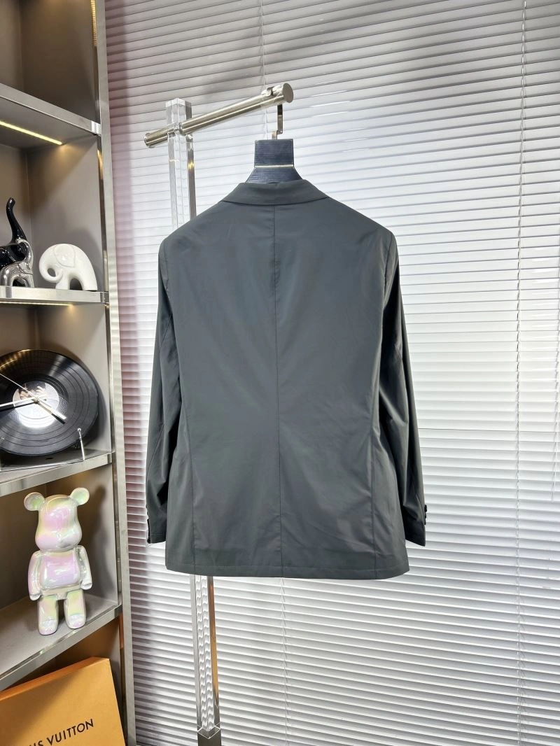 Resilient Prada Outwear 168821