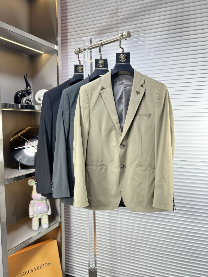 Resilient Prada Outwear 168821
