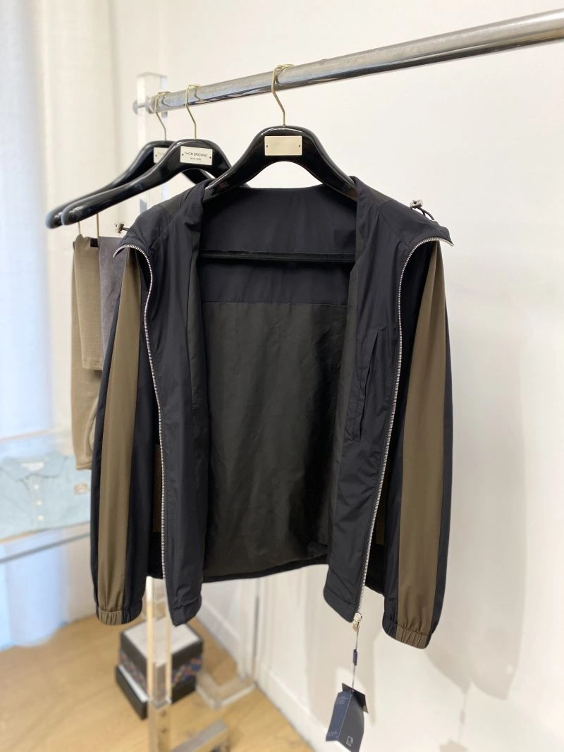 Resilient Prada Outwear 168855