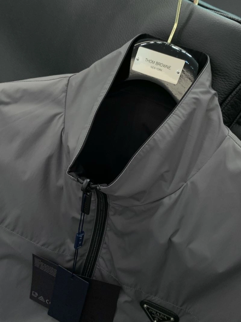 MultiPurpose Prada Outwear 168812