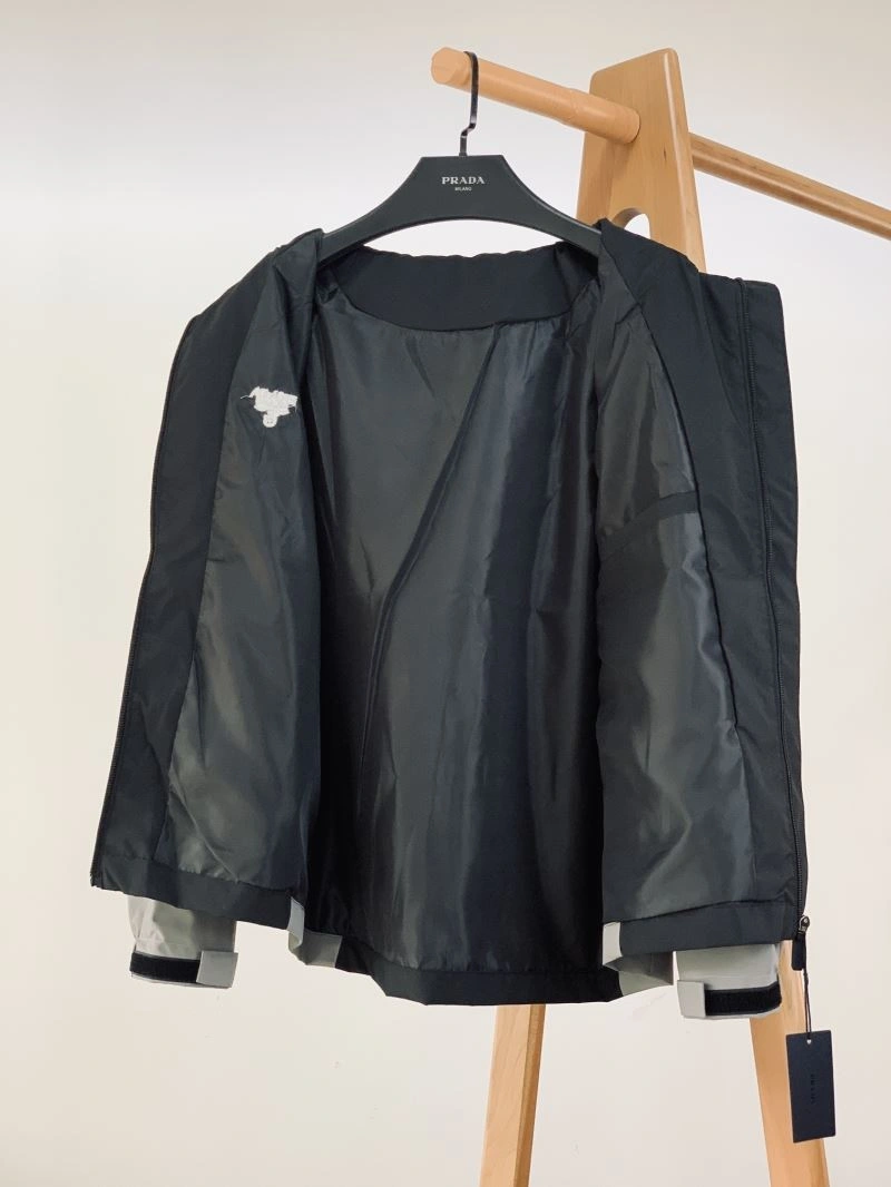 Snug Prada Outwear 168802