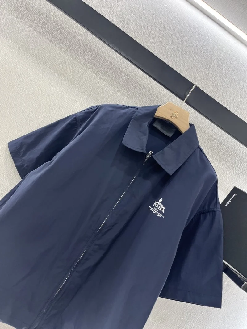 Timeless Prada Outwear 166354