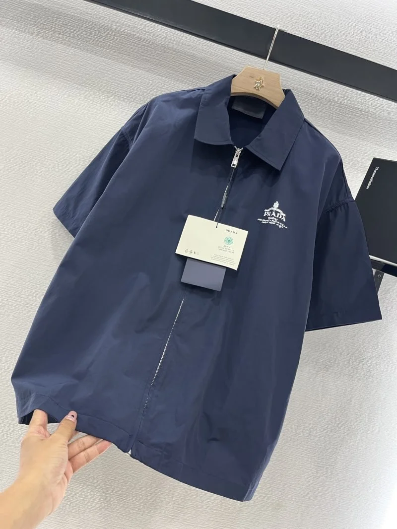 Timeless Prada Outwear 166354