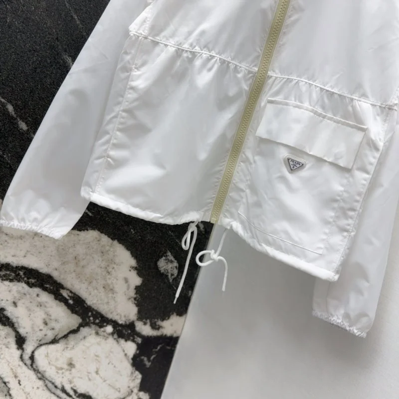 Flexible Prada Outwear 166322