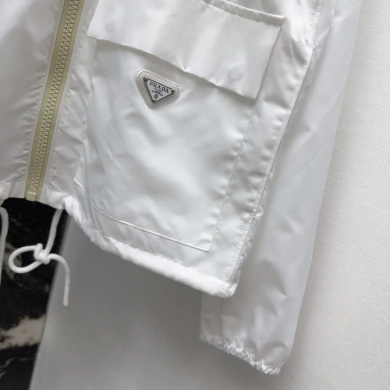 Flexible Prada Outwear 166322