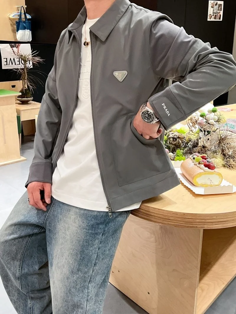 Prada Outwear TimelessDesign 168186