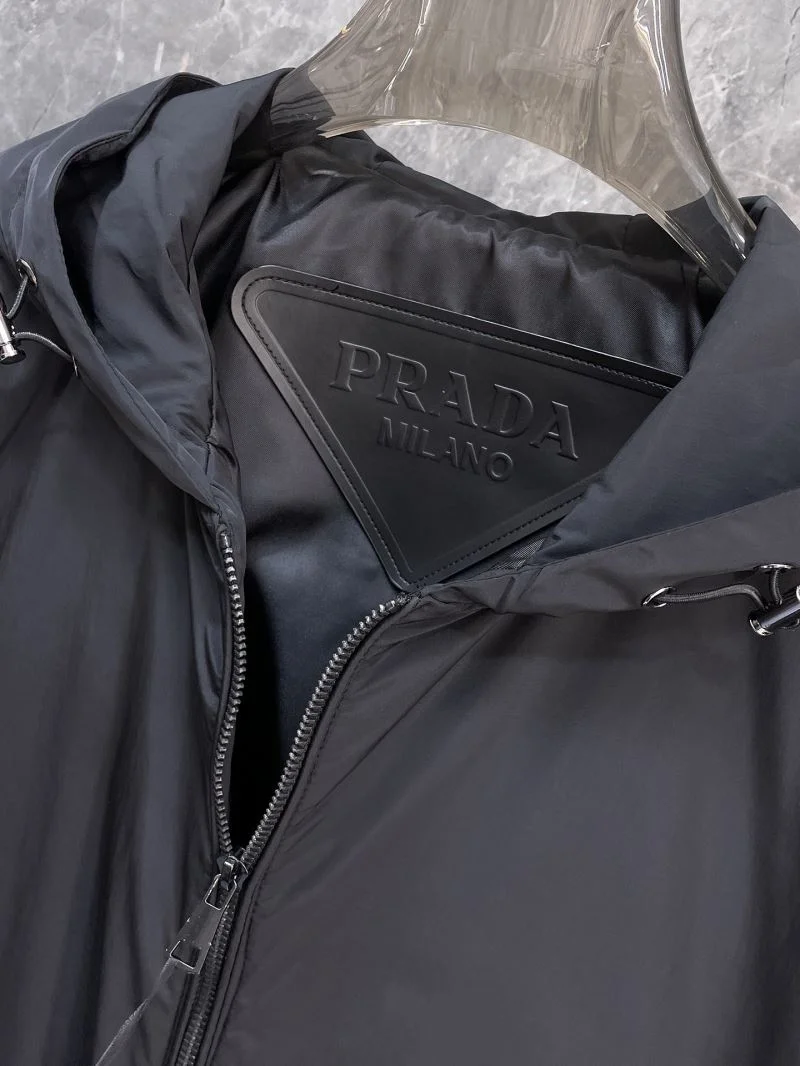 Durable Prada Outwear 168173