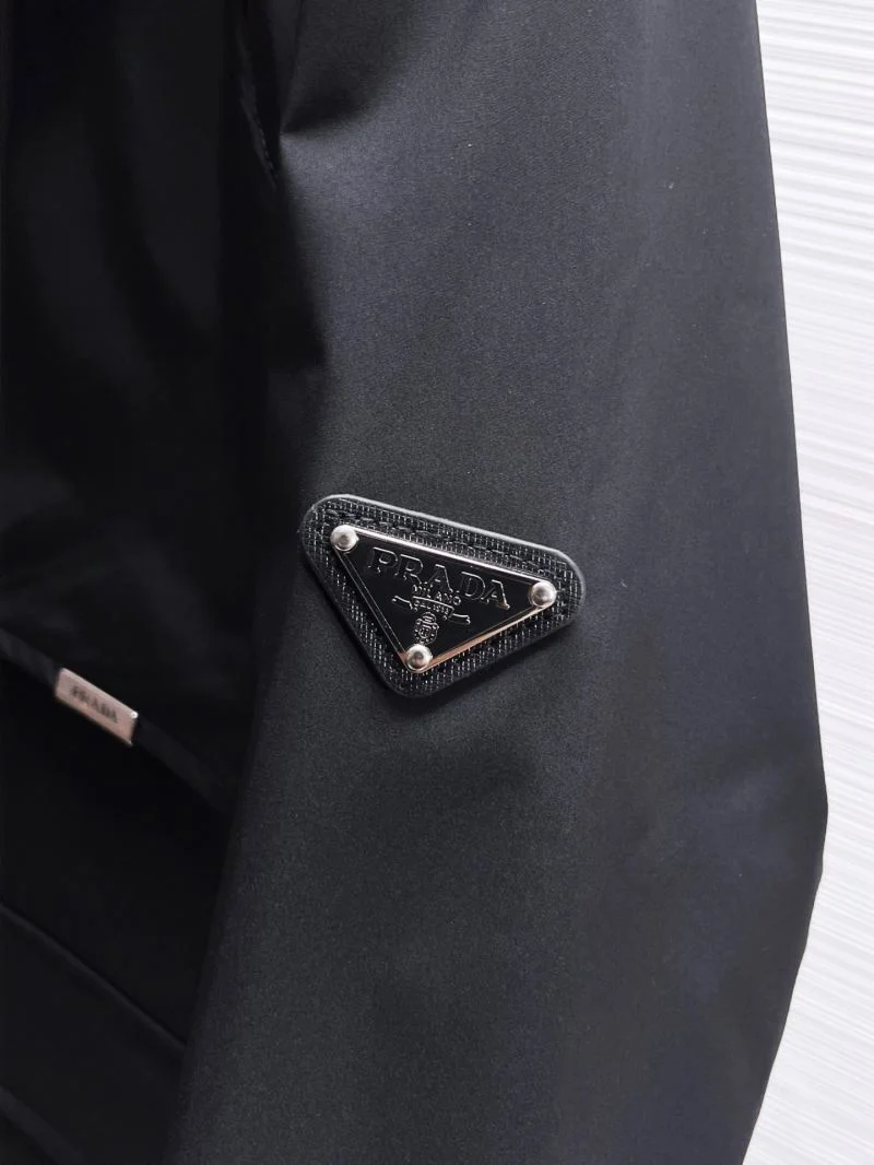 Effortless Prada Outwear 168114