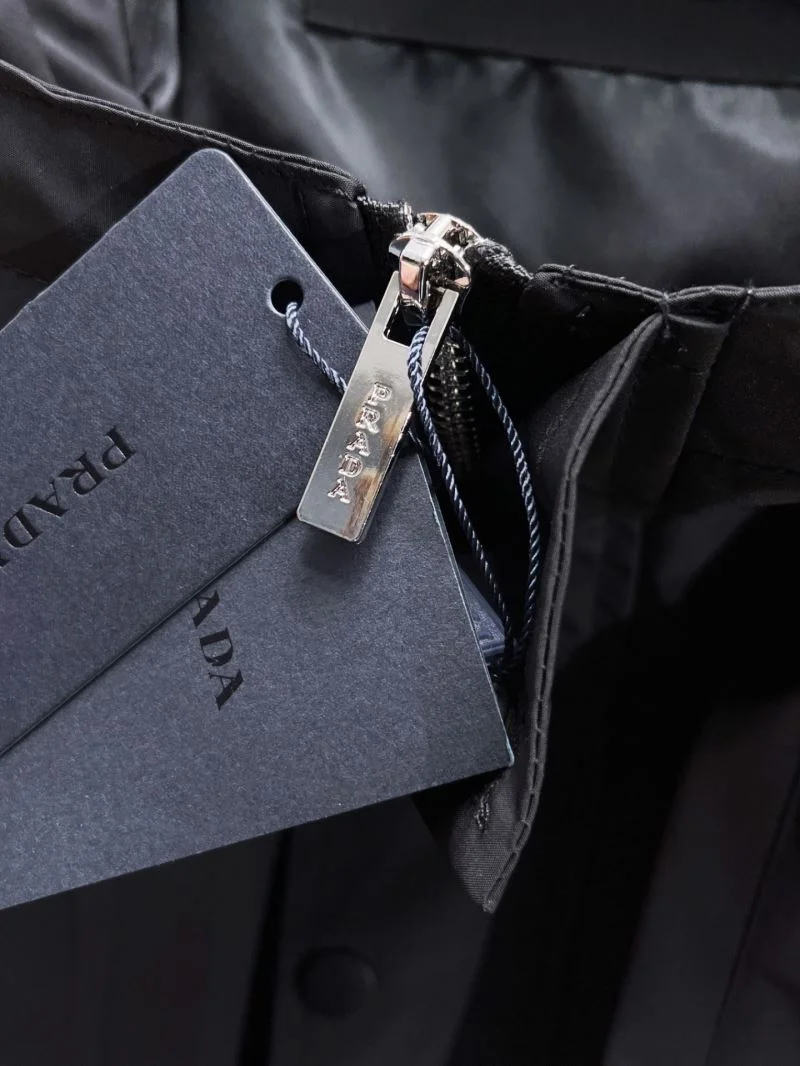 Effortless Prada Outwear 168114