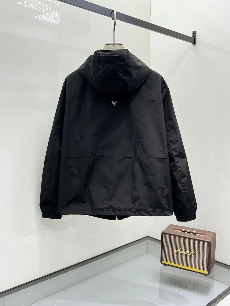 Vibrant Prada Outwear 168112