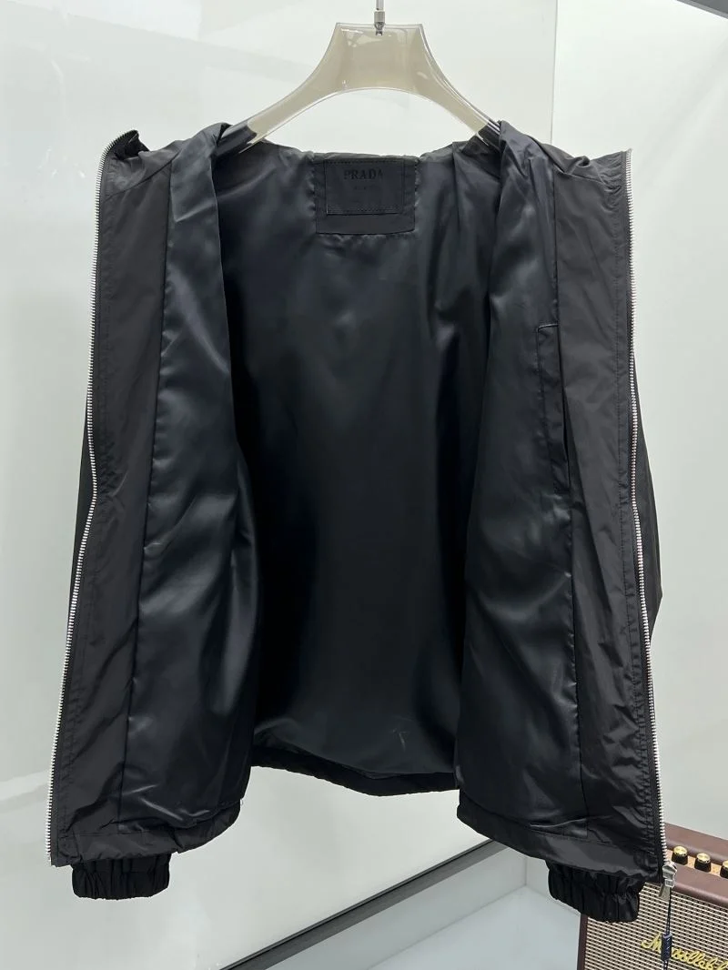 Vibrant Prada Outwear 168112
