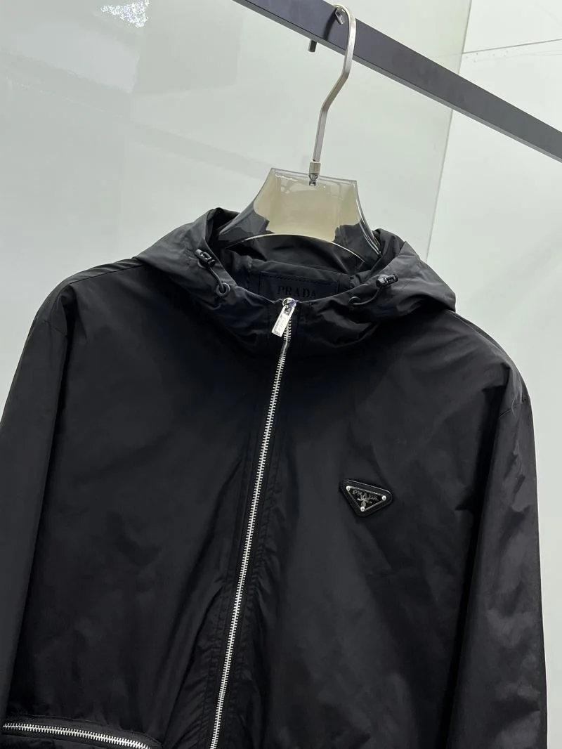 Vibrant Prada Outwear 168112