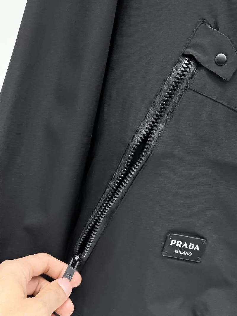 Vibrant Prada Outwear 168090