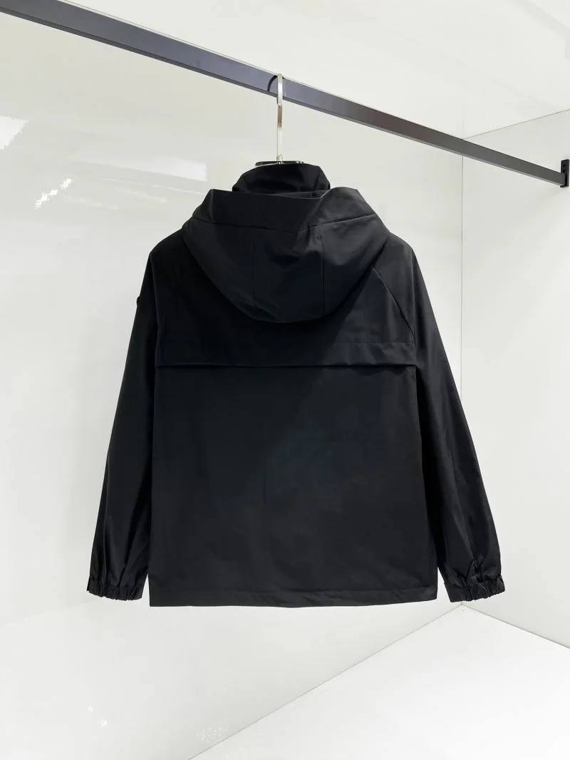Vibrant Prada Outwear 168090