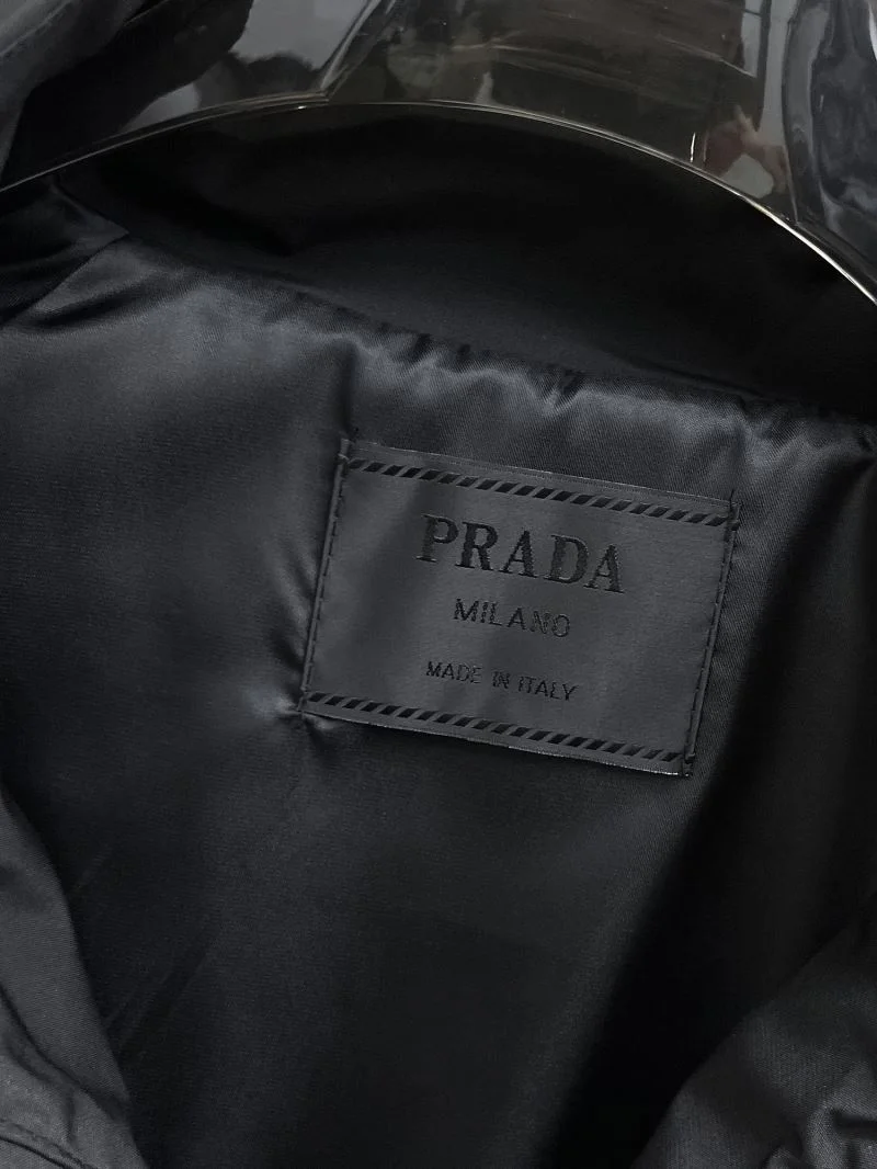 Vibrant Prada Outwear 168090
