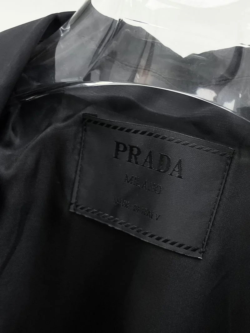 MultiPurpose Prada Outwear 168082