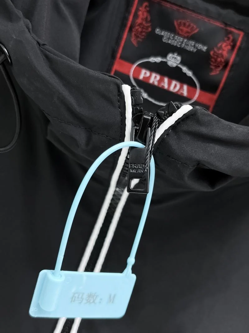 Original Prada Outwear 168078
