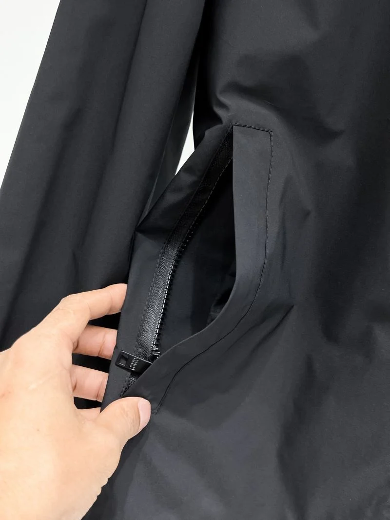 Original Prada Outwear 168078