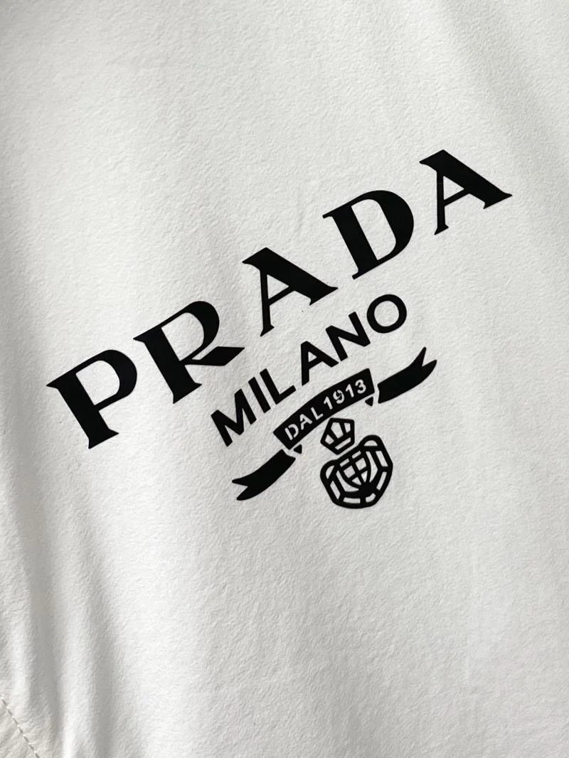 Resilient Prada Outwear 168052