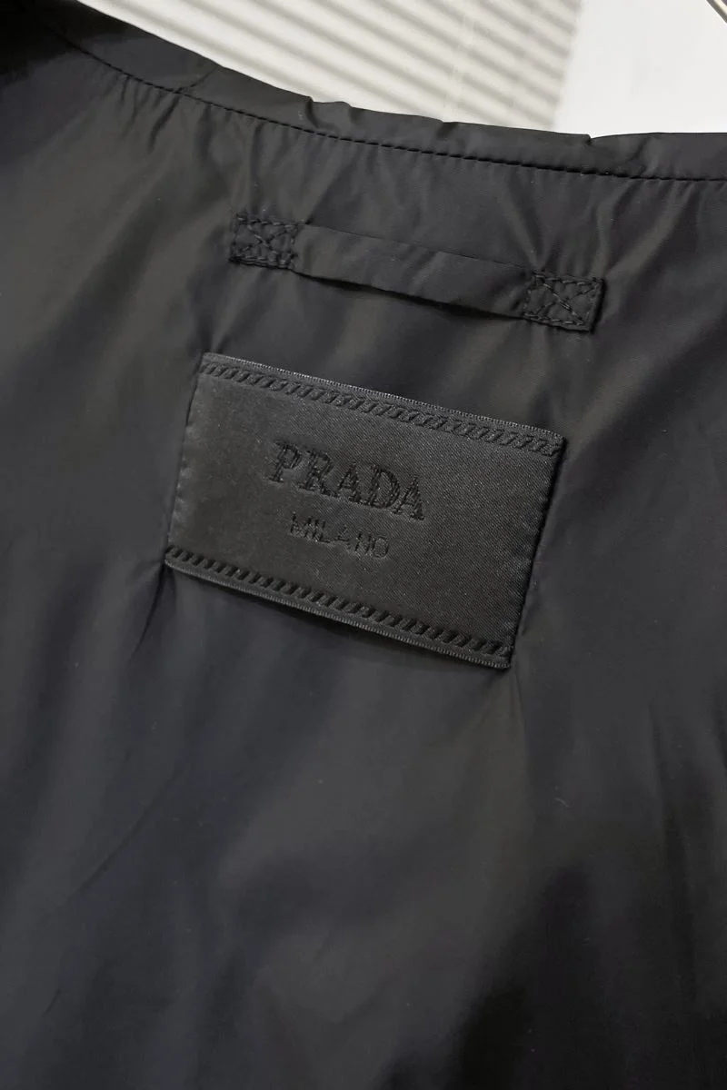Prada Outwear TimelessDesign 168036