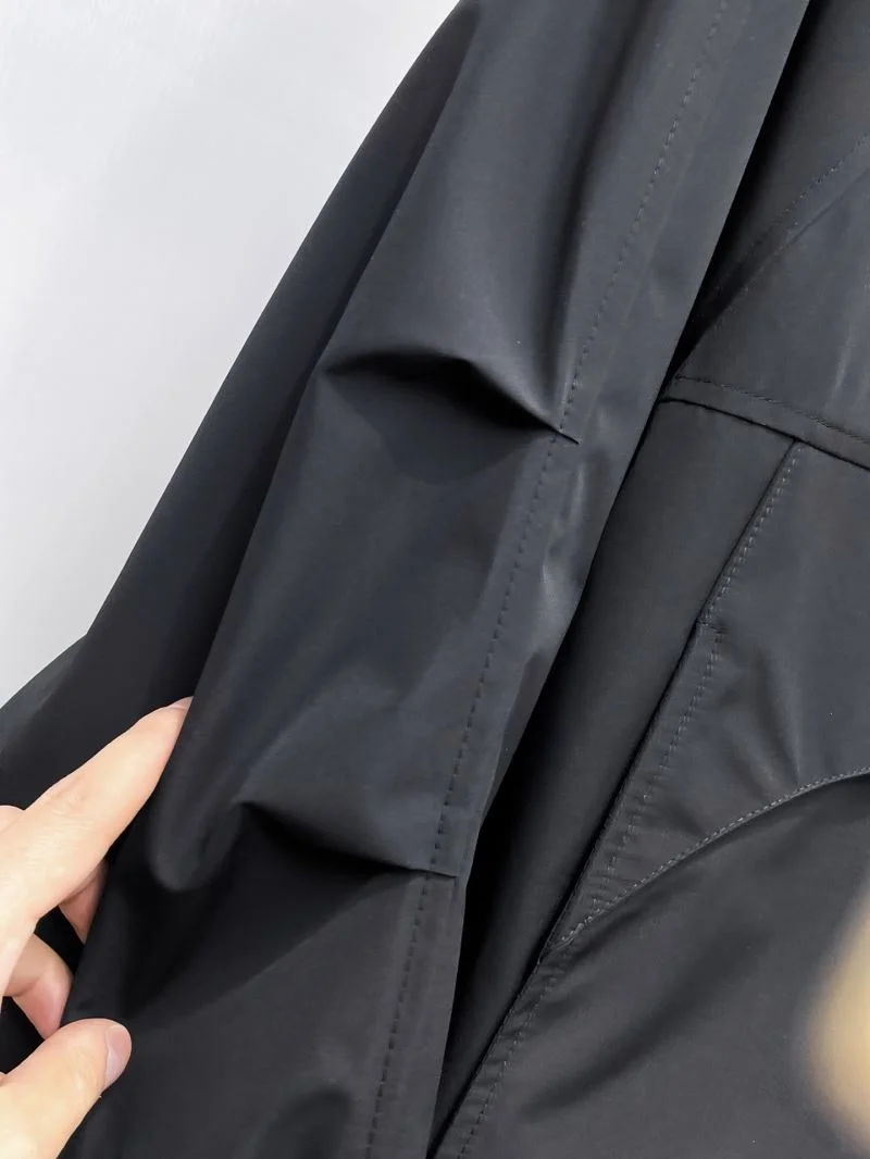 Stylish Prada Outwear 168038