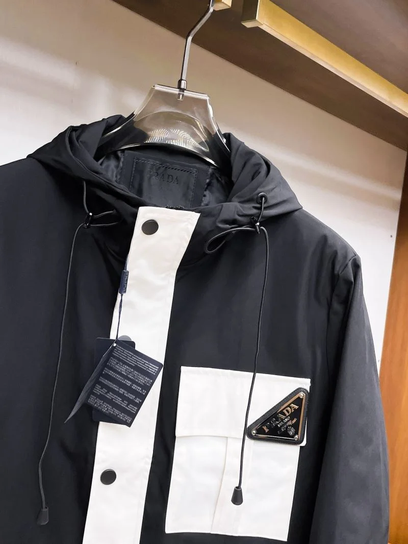 Breathable Prada Outwear 168024