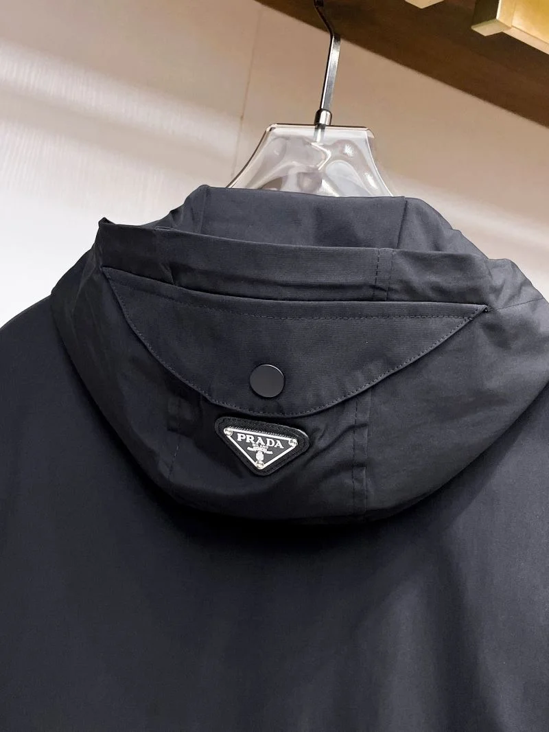 Breathable Prada Outwear 168024