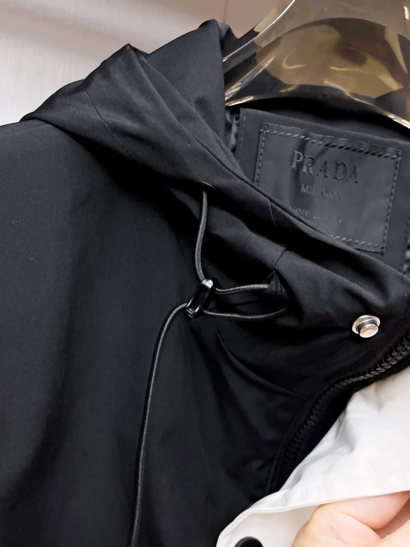 Breathable Prada Outwear 168024