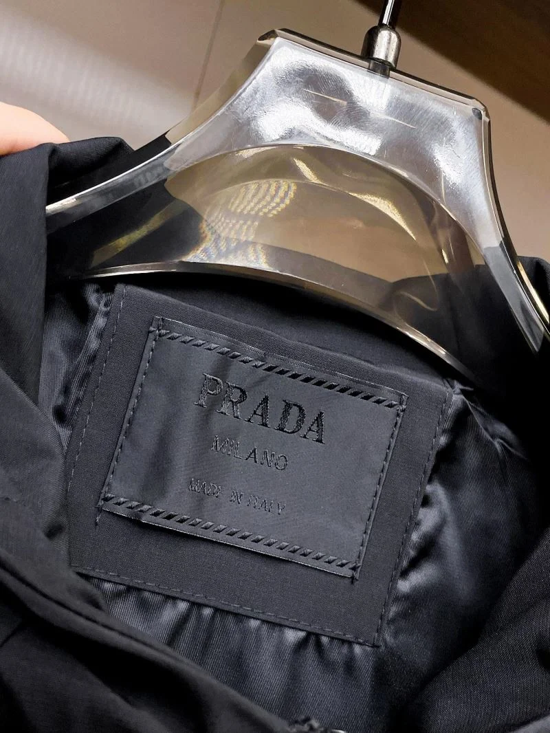 Breathable Prada Outwear 168024