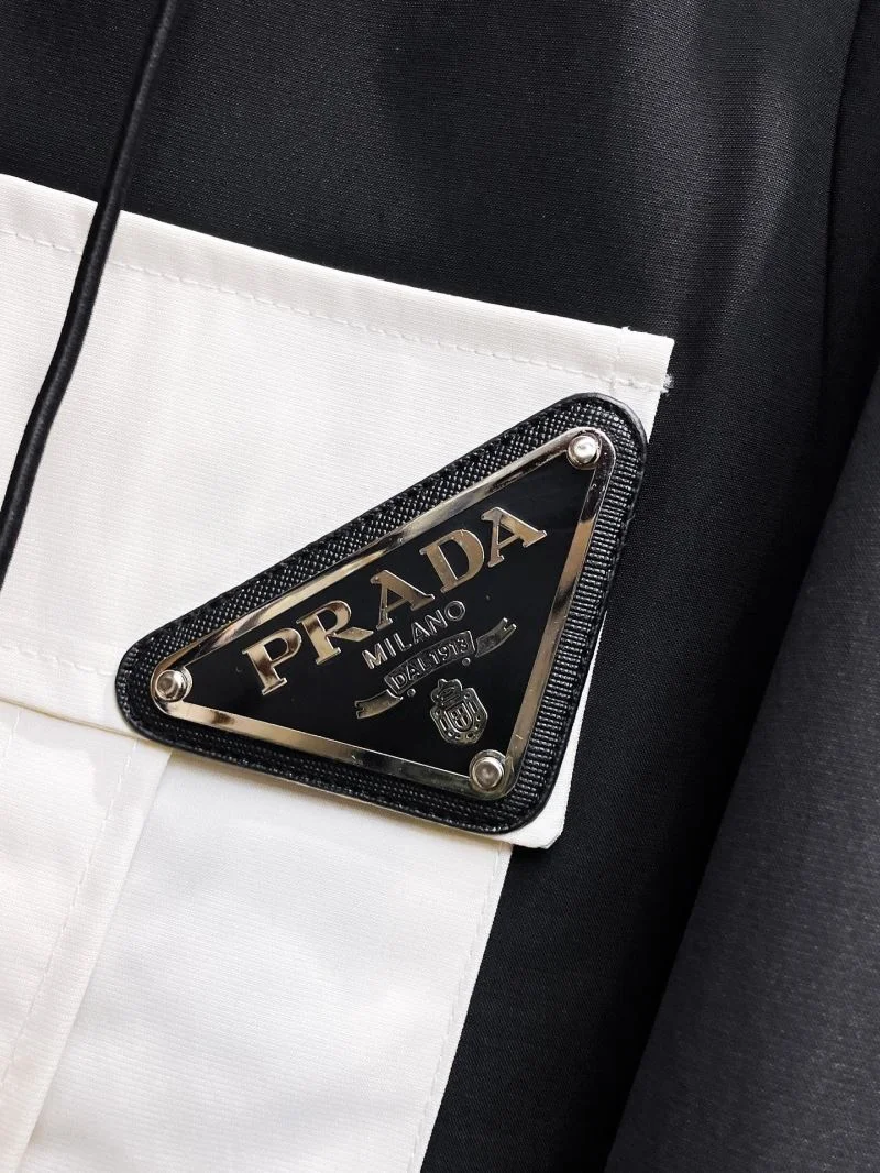 Breathable Prada Outwear 168024