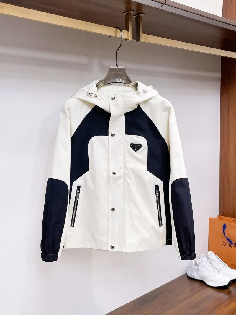 Lightweight Prada Outwear 168021