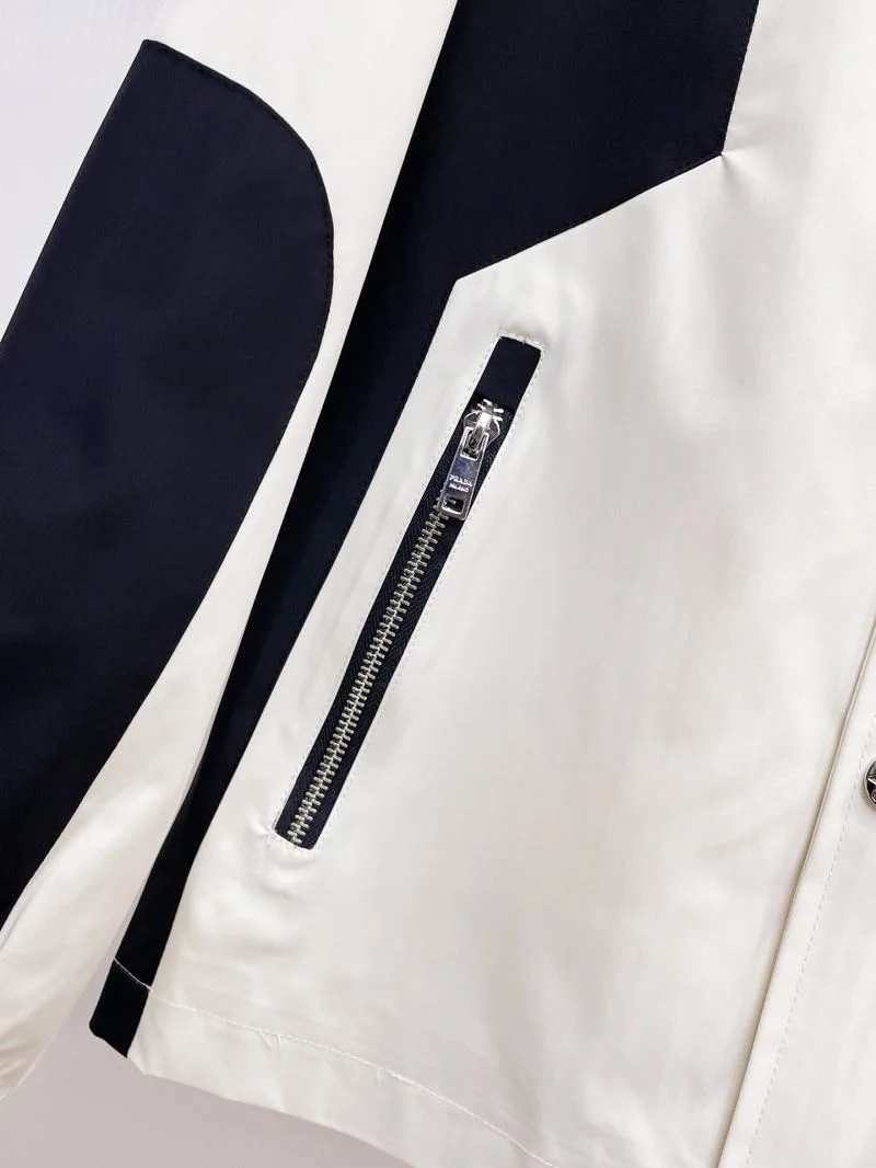 Lightweight Prada Outwear 168021