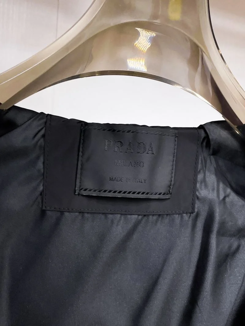 Prada Outwear ComfortFit 168015