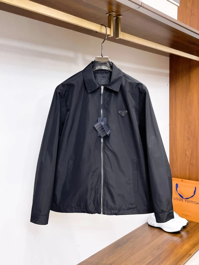 Durable Prada Outwear 168043