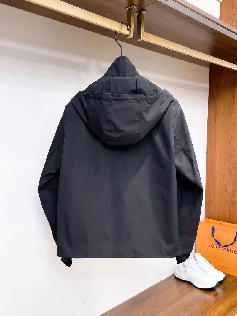 Supportive Prada Outwear 168006