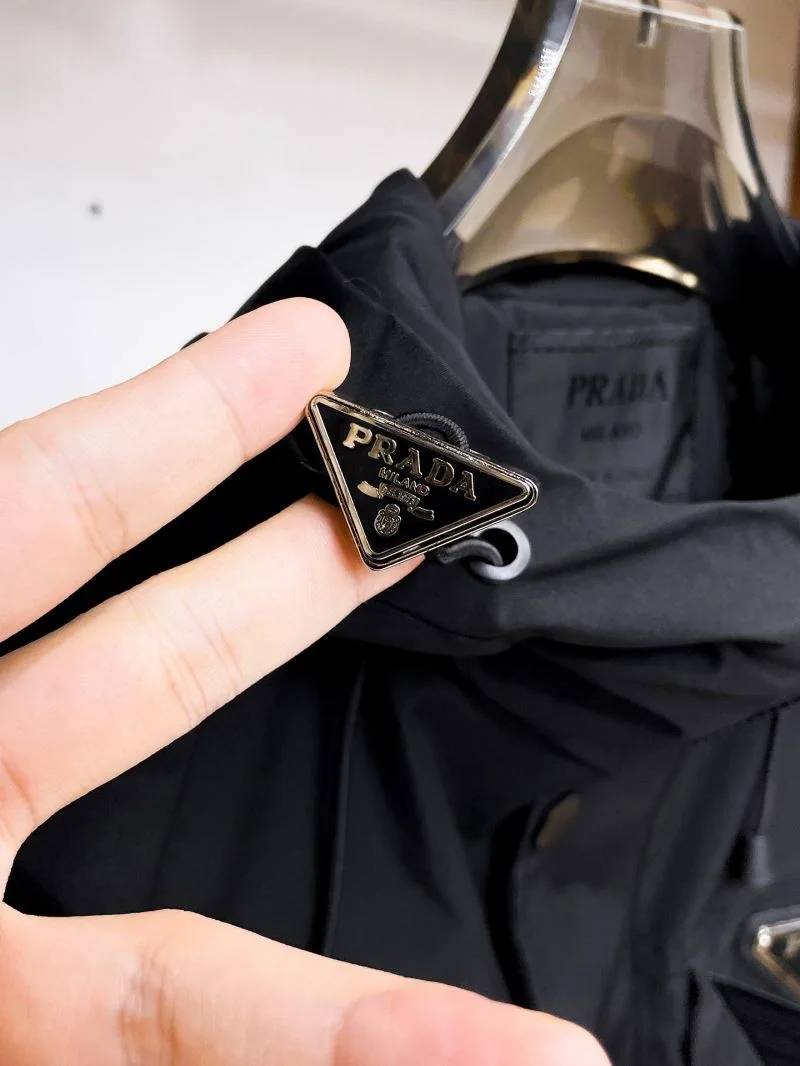 Comfortable Prada Outwear 168004