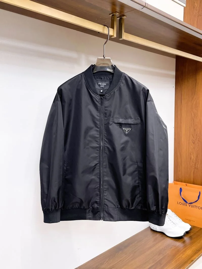 Unique Prada Outwear 167998