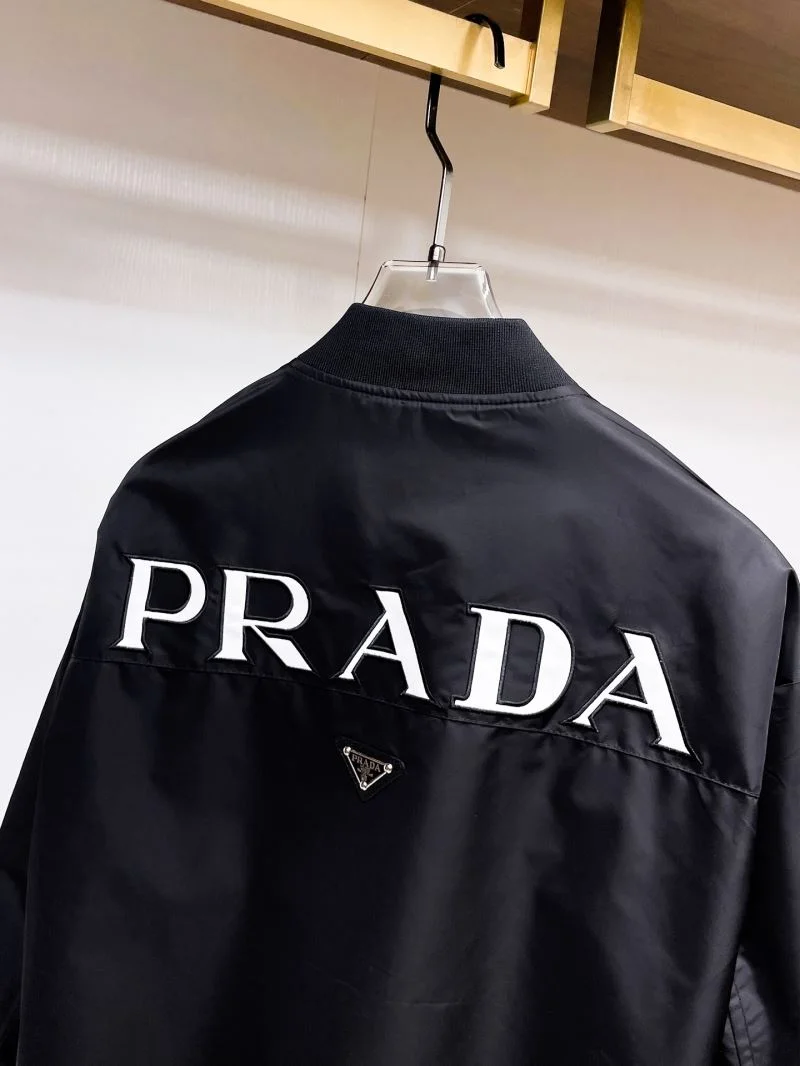 Unique Prada Outwear 167998